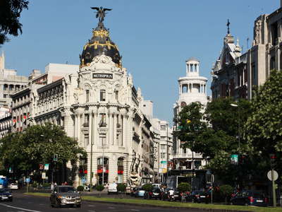 Madrid | Calle de Alcalá with Edificio Metrópolis