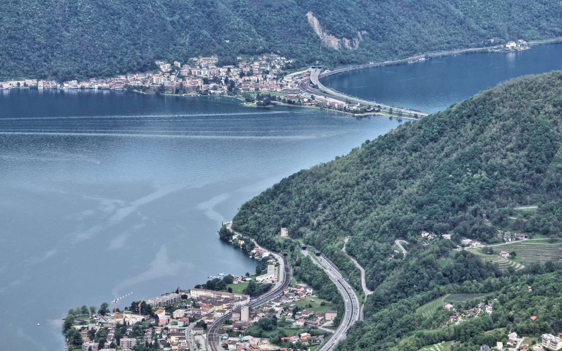 Lago di Lugano  |  Traffic lines
