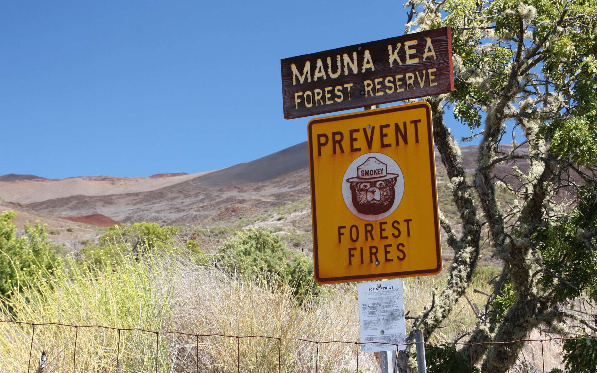 Mauna Kea  |  Warning sign