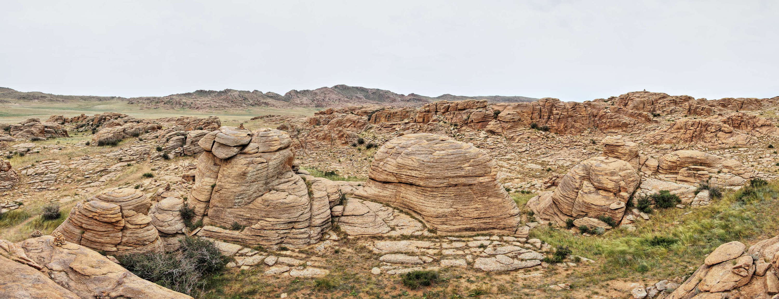 Baga Gazarin Chuluu  |  Granite formation