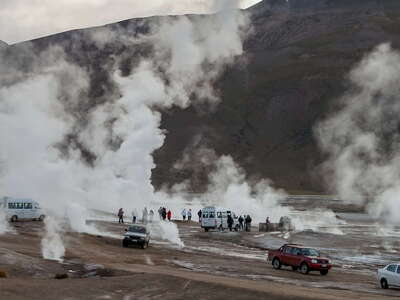 El Tatio | Geothermal field with tourists
