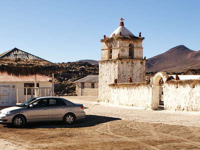Parinacota | Central plaza with church