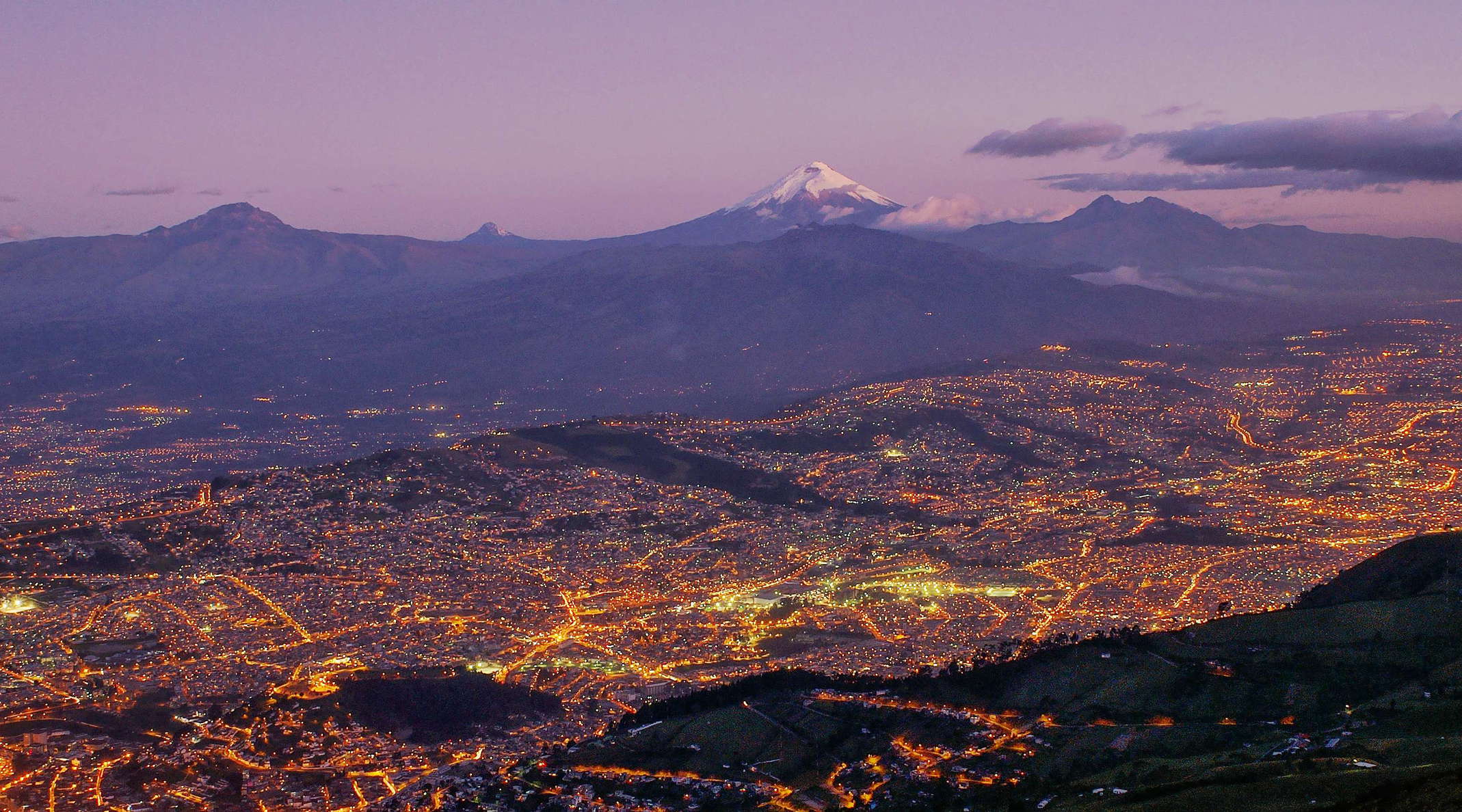 Quito with Volcán Cotopaxi