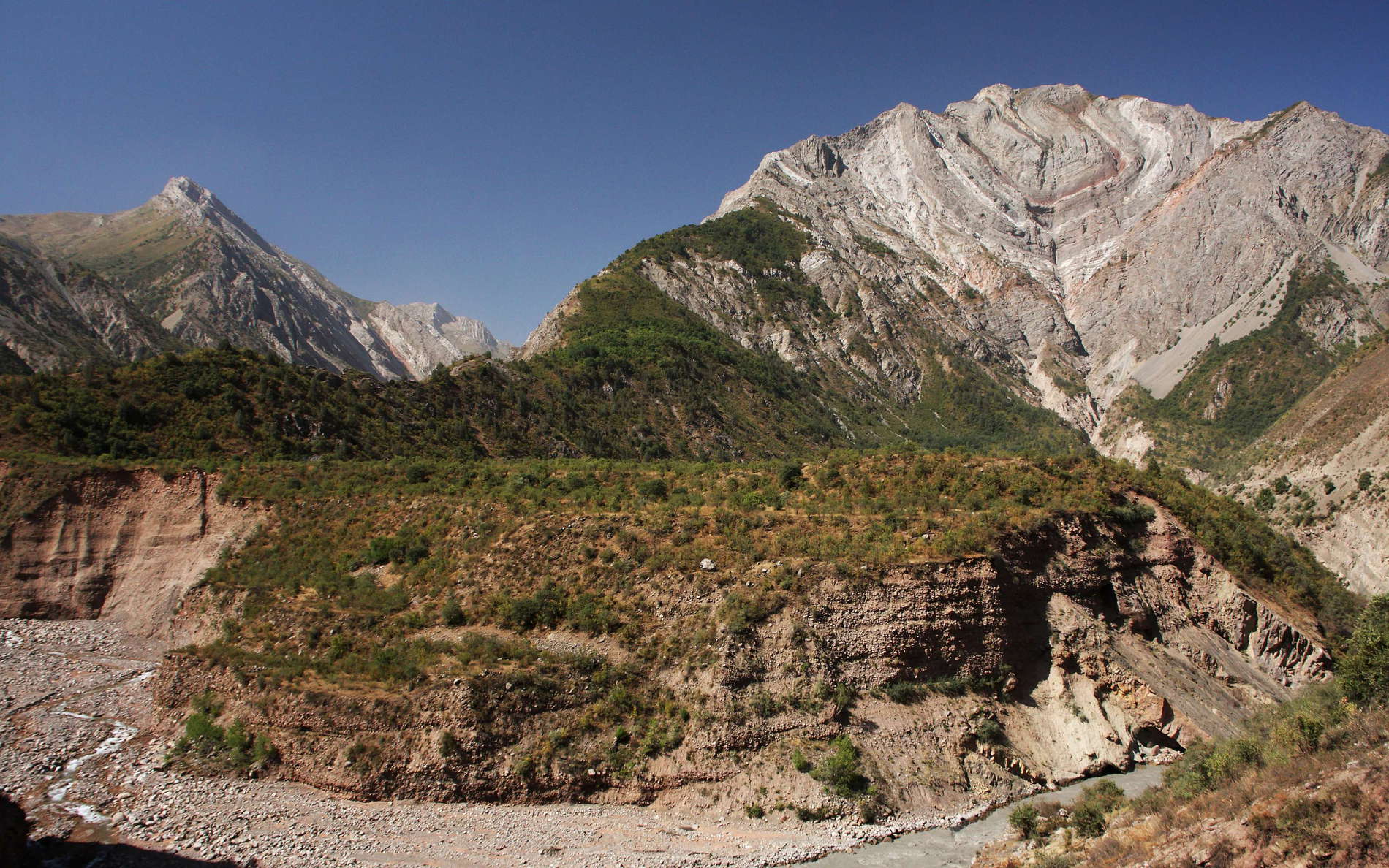 Khingob Valley with Shavruz Mountain