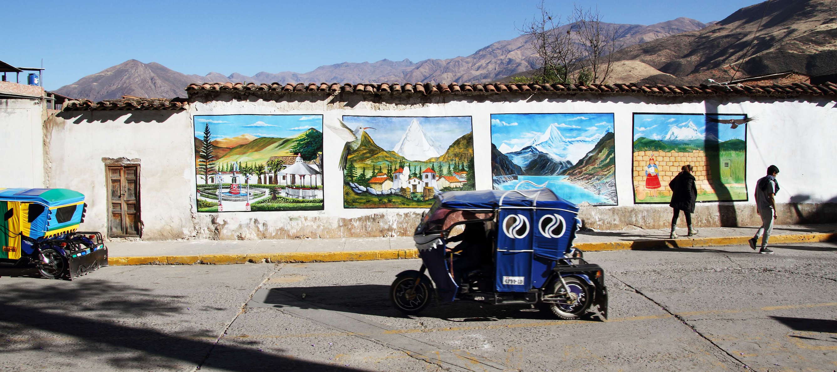 Caraz | Wall paintings and mototaxi