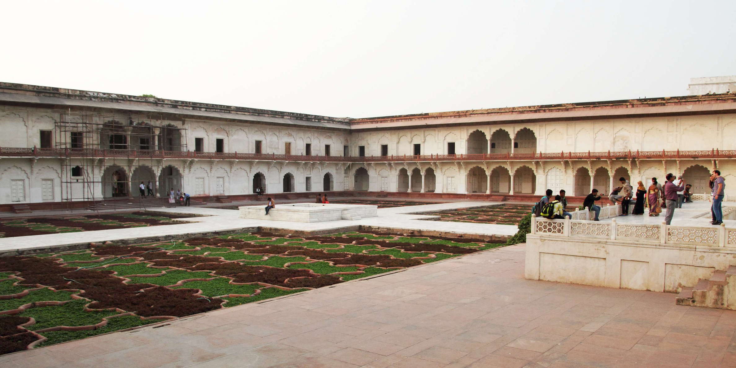 Agra Fort  |  Anguri Bagh