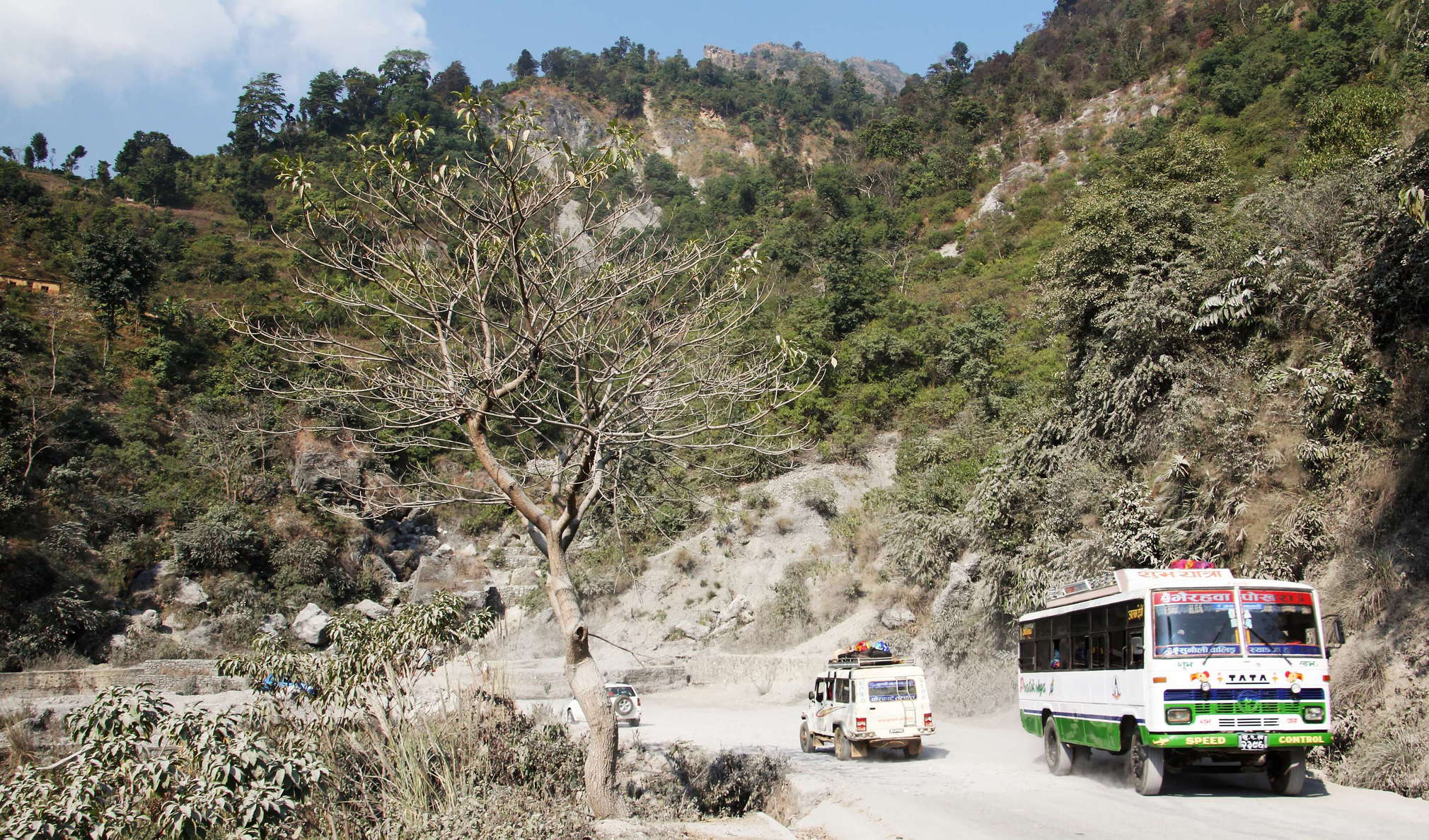Lesser Himalaya  |  Mountain road