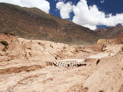 Valle Mendoza | Destroyed road bridge