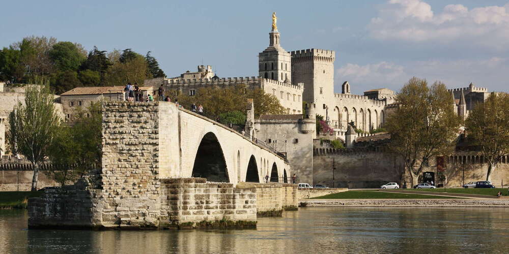 Avignon | Pont Saint-Bénézet and Palais des Papes