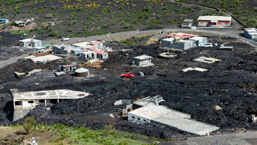Fogo | Portela with houses buried by lava