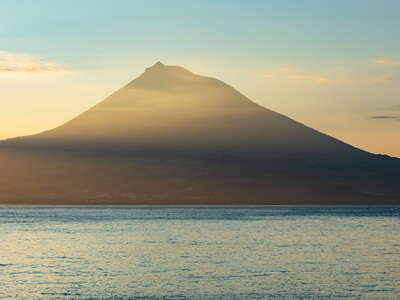 Montanha do Pico at sunrise