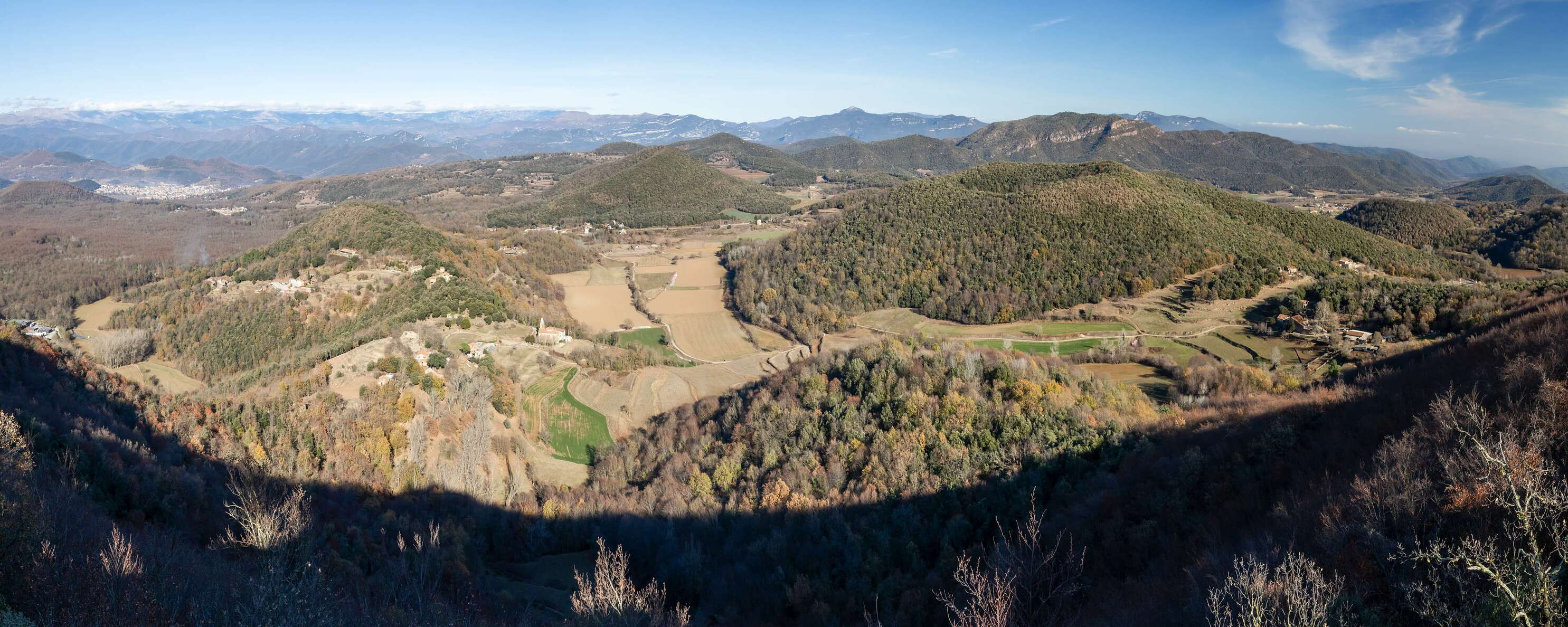 La Garrotxa | Panoramic view with Volcà de Santa Margarida