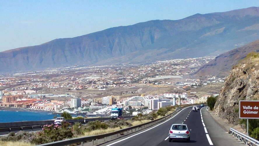 Autopista del Sur and Valle de Güímar