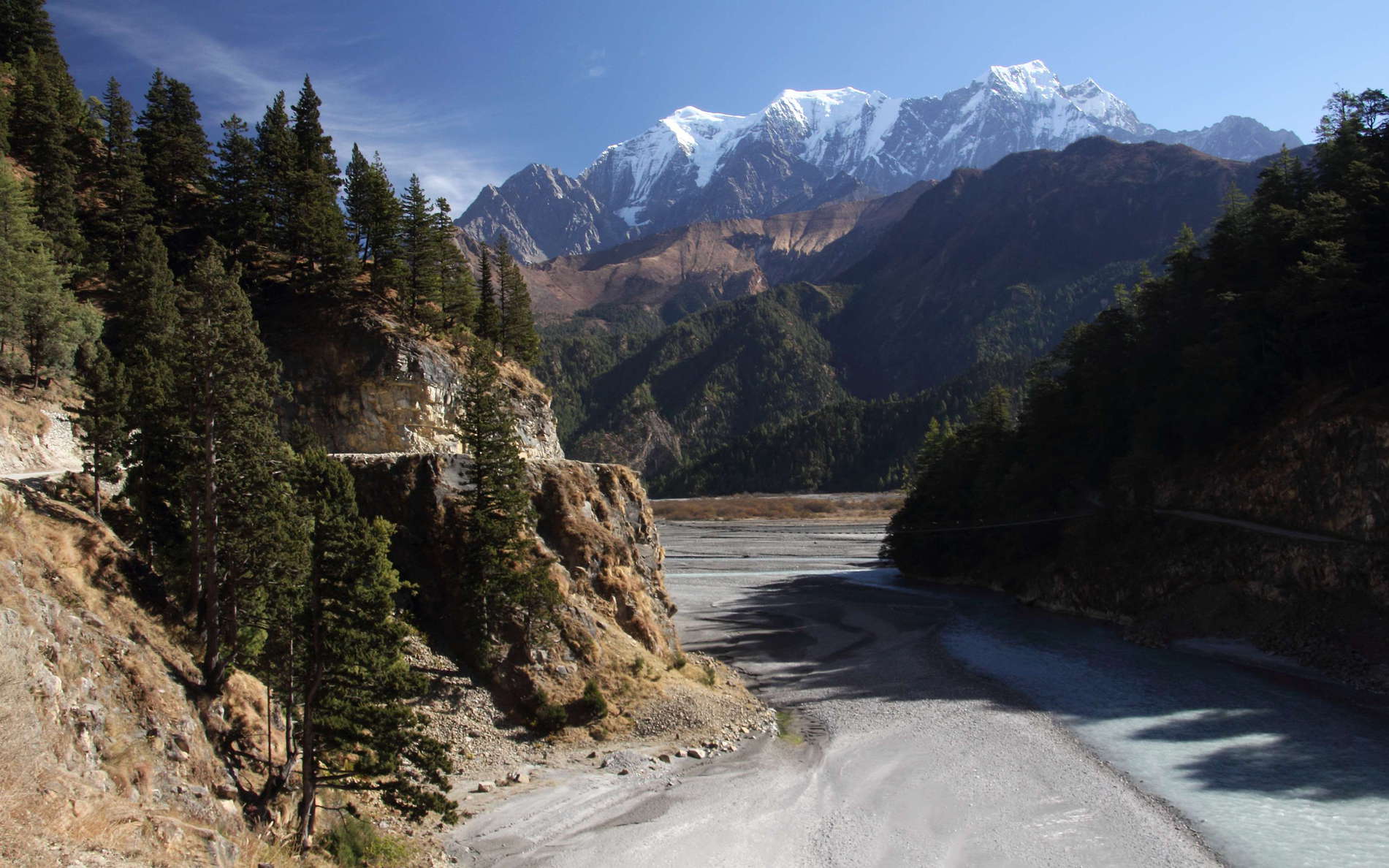 Kali Gandaki Valley with Nilgiri