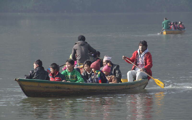 Pokhara  |  Phewa Lake boat traffic