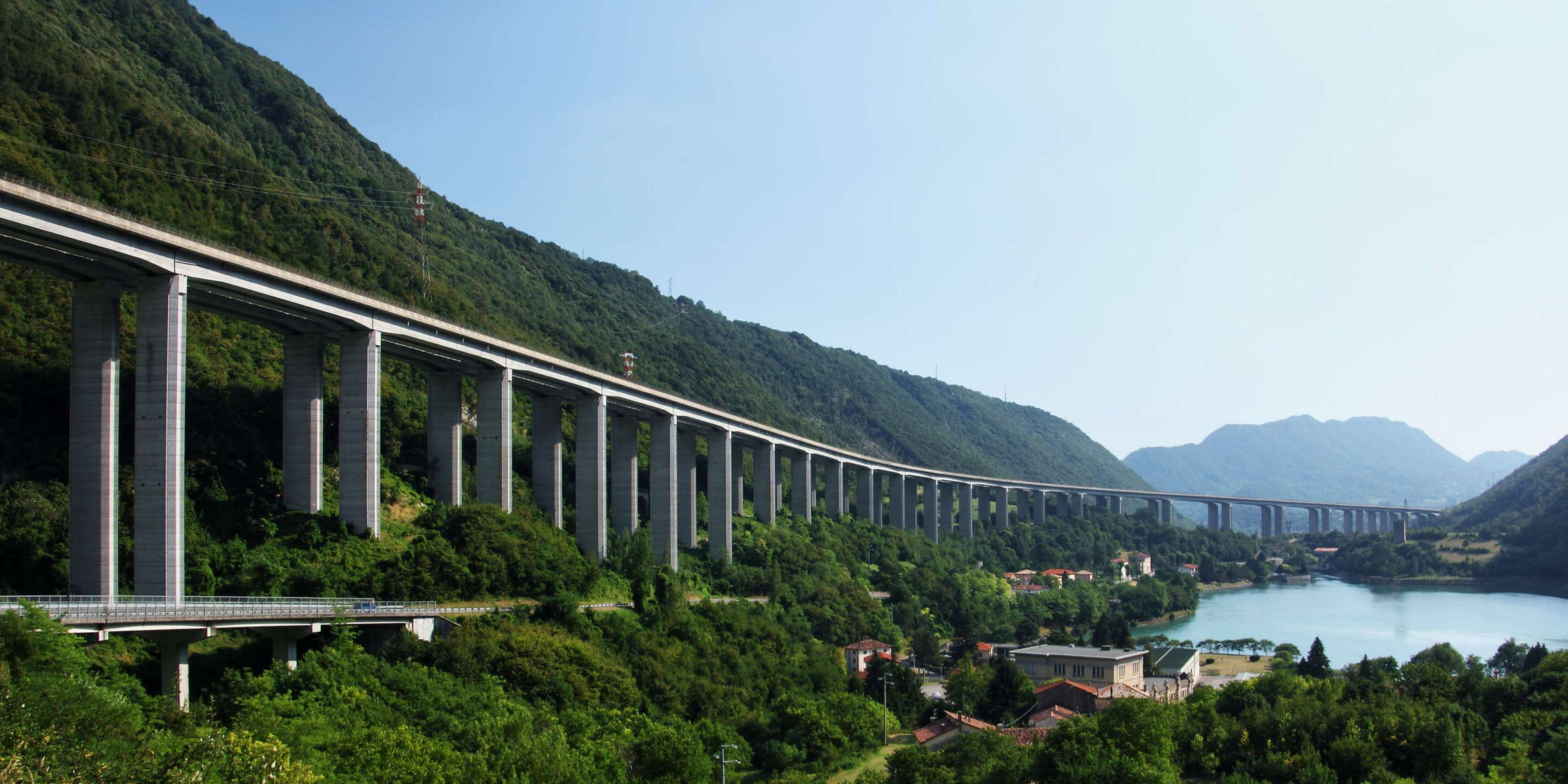 Viadotto Restello and Lago del Restello