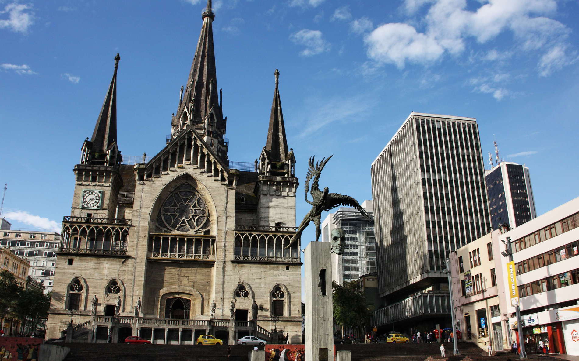 Manizales  |  Plaza Bolívar