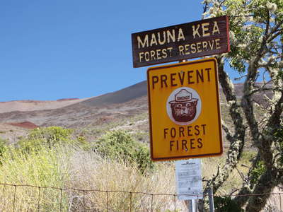 Mauna Kea  |  Warning sign
