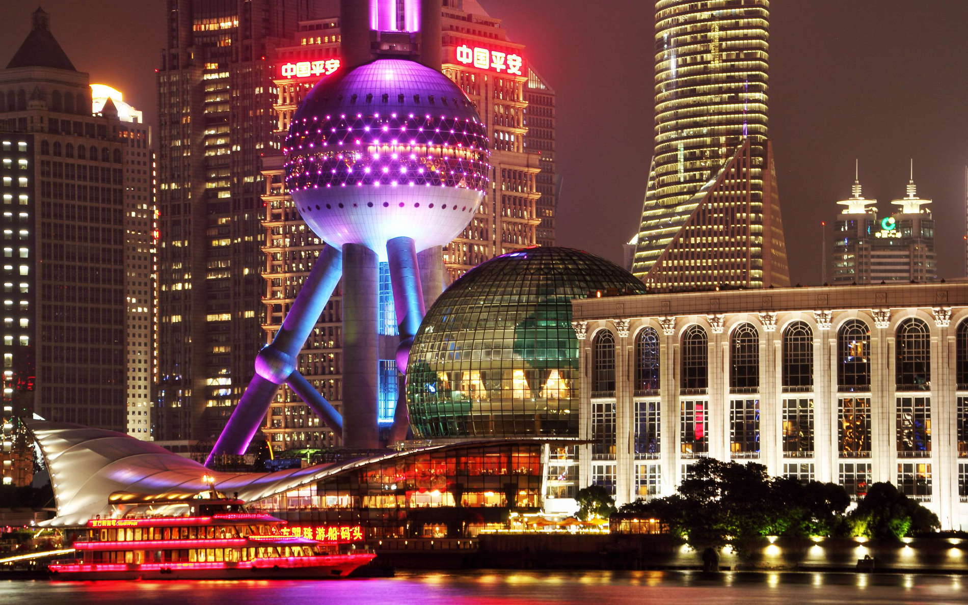 Evening view from the Bund across the Huangpu River WI_cn071b.jpg