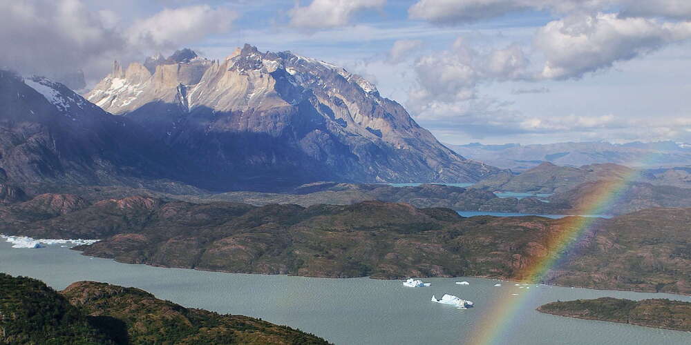 PN Torres del Paine | Lago Grey and Cuernos del Paine
