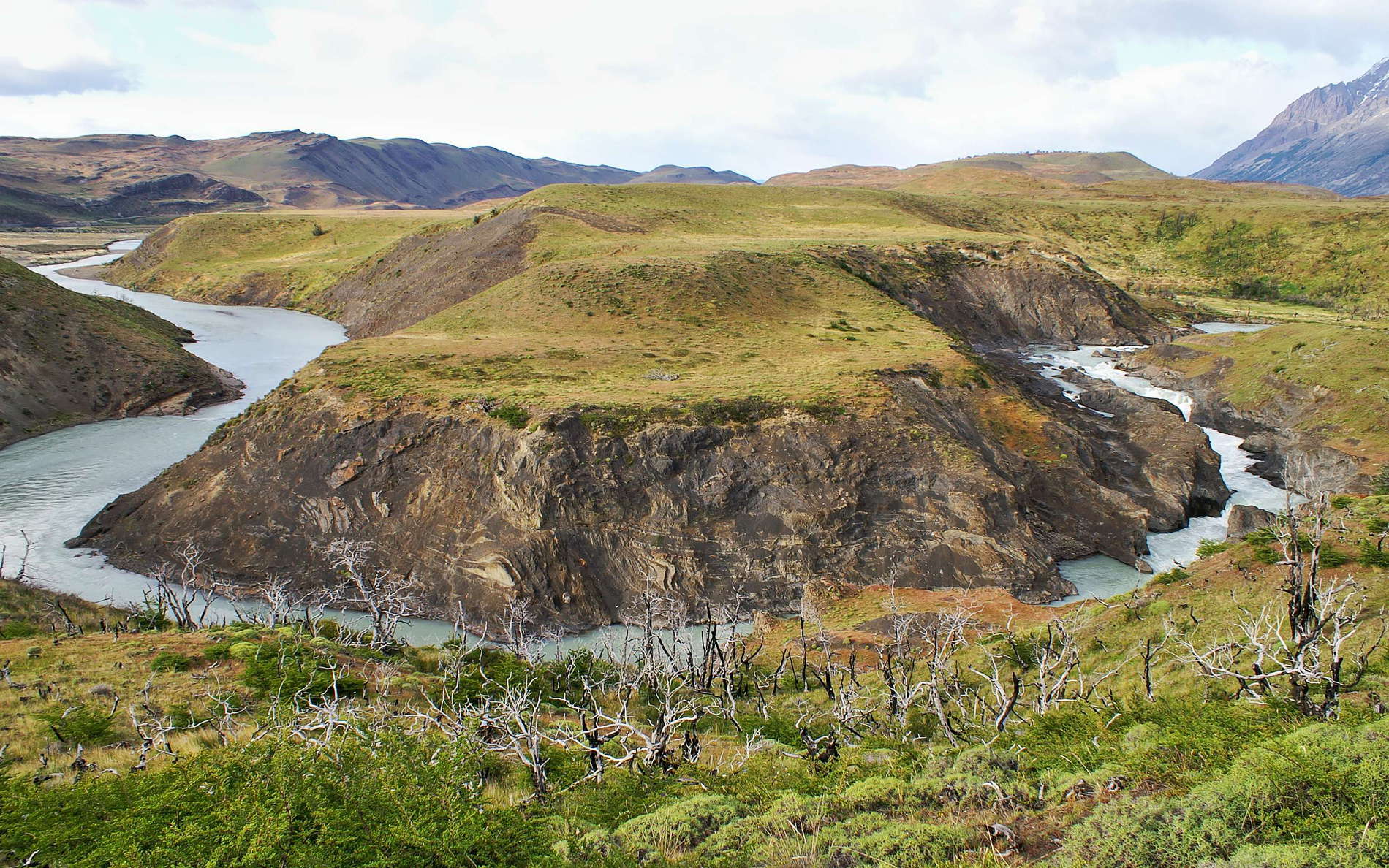 PN Torres del Paine | Río Paine with rapids