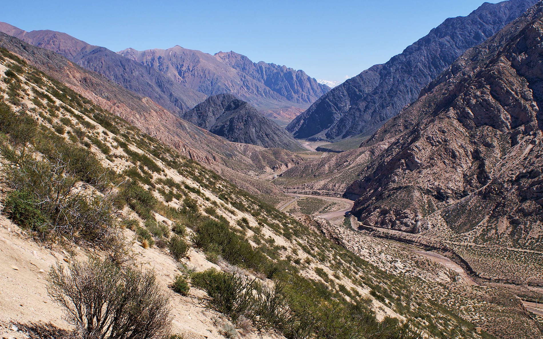 Valle Mendoza | Río Mendoza and Cerro Negro