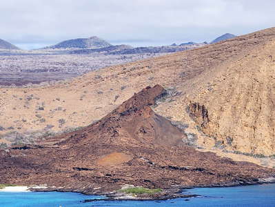 Isla Santiago  |  Old lava flow