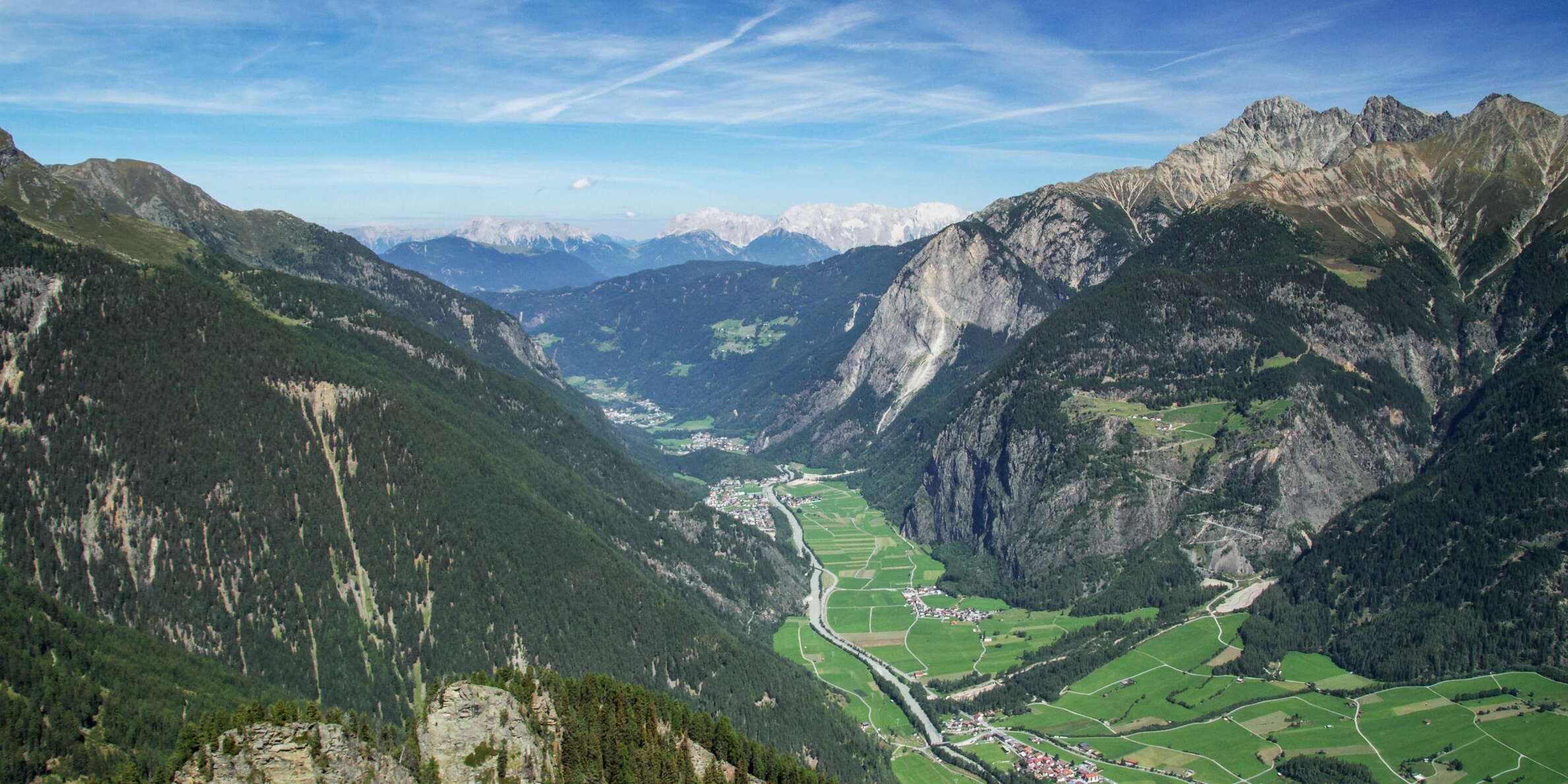 Viewpoint near the summit of Wenderkogel, Farst and the deposit of the Tumpen Rock Avalanche in the the centre, Acherkogel (3007 m) in the right central background. The Northern Calcareous Alps are seen in the very background. WI_at009_502.jpg