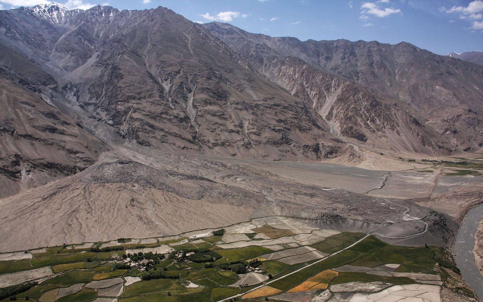 Dasht Sulaymon  |  Debris avalanche (Afghanistan)