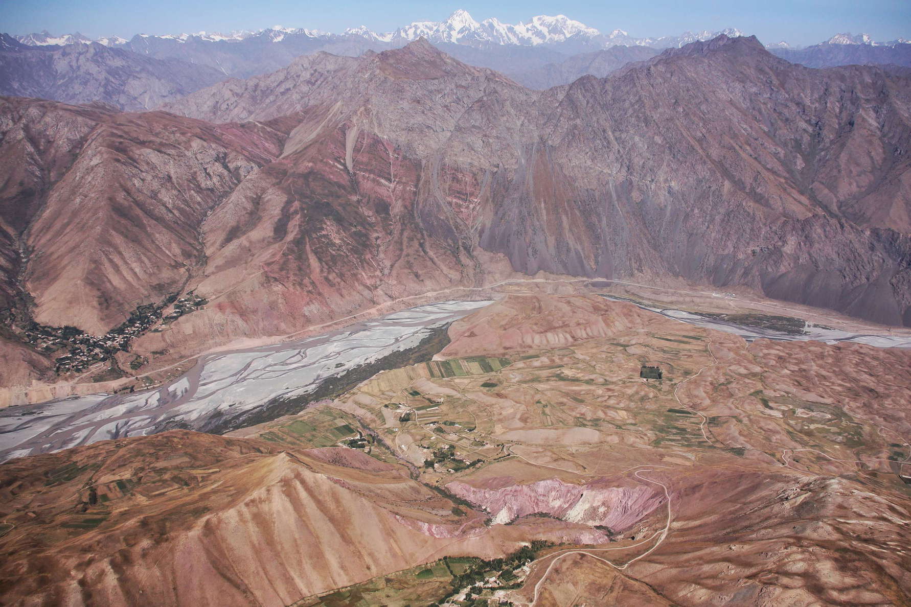 Location: directly downstream from the confluence of Kyzylsu River and Muksu River. View towards NW with Tandykul Peak (5544 m) in the central background. WI_tj873.jpg