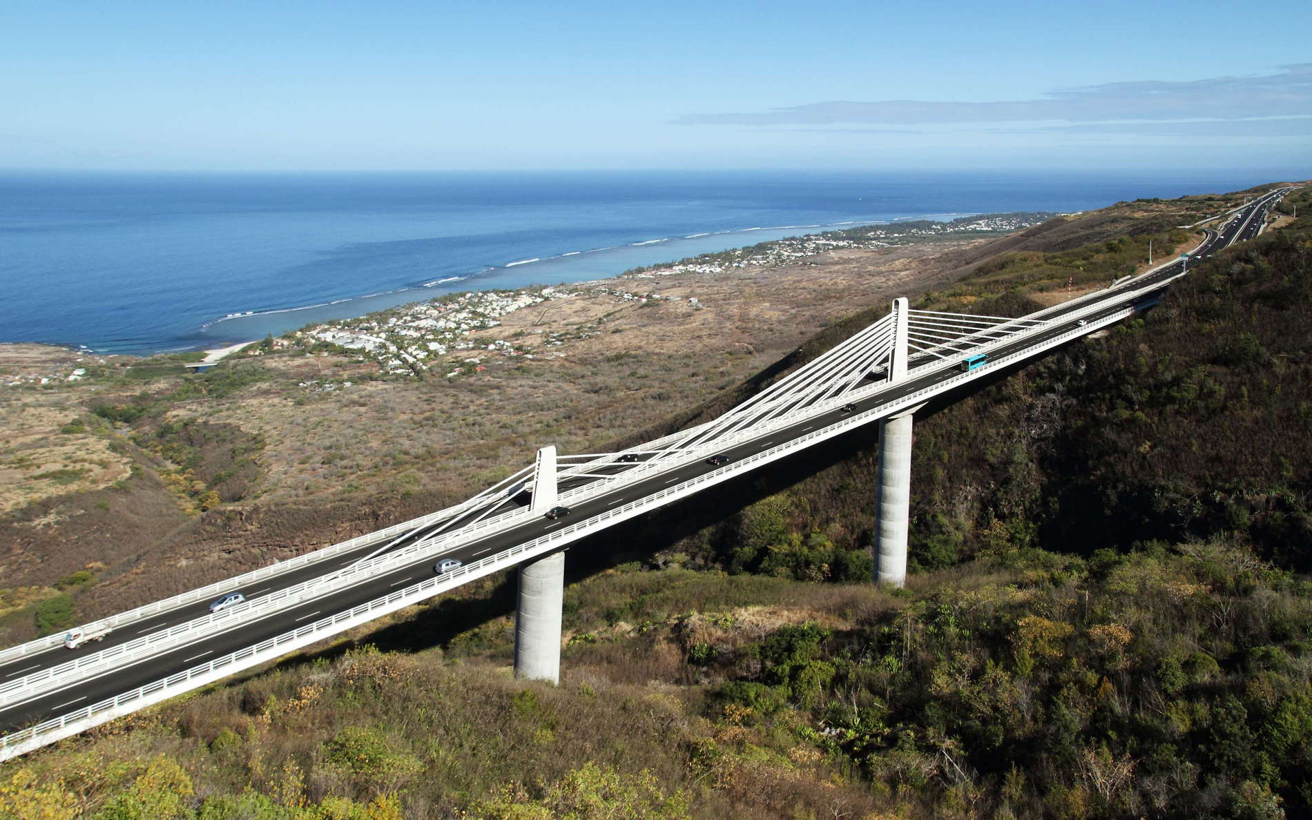 Route des Tamarins  |  Viaduc de Trois-Bassins