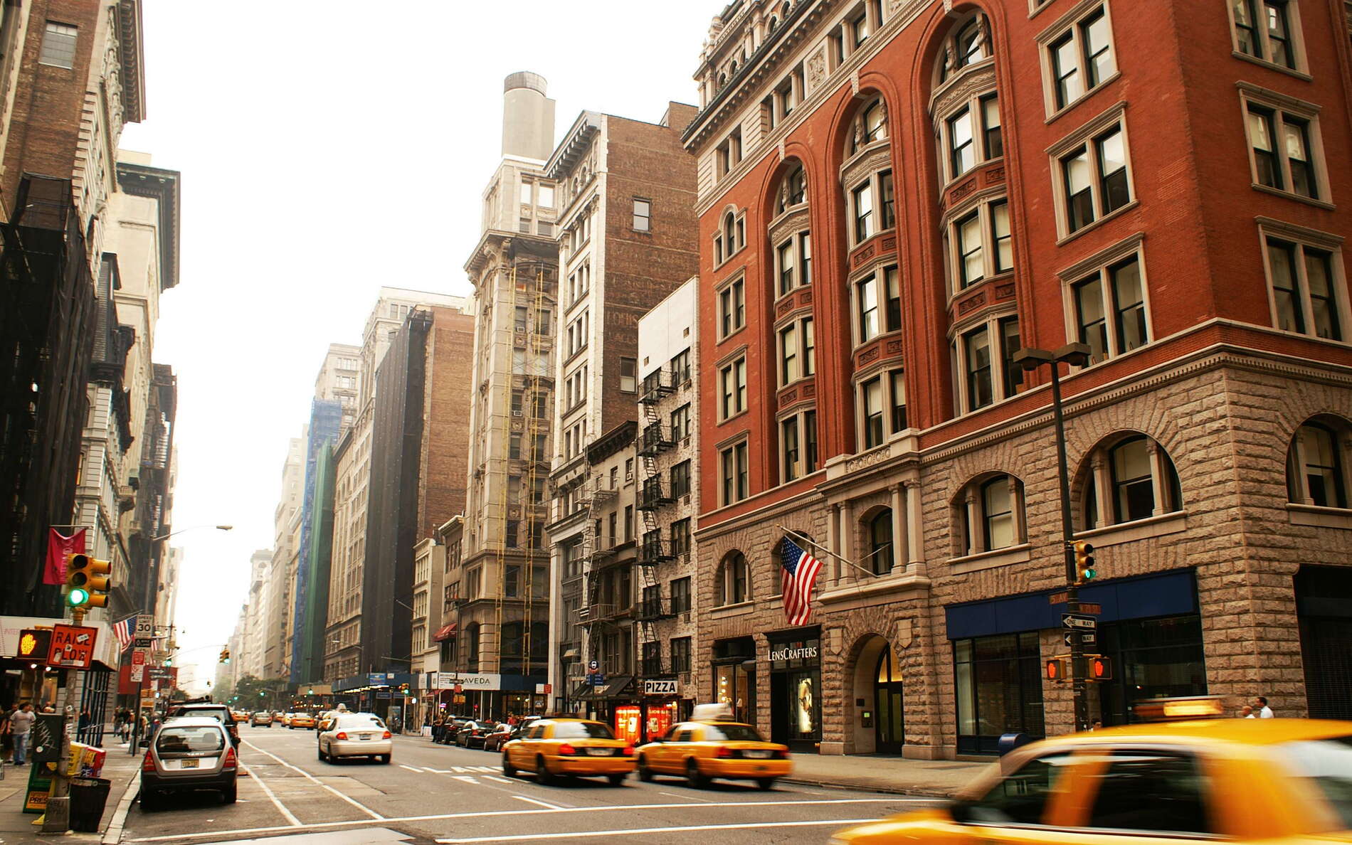 Lower Manhattan  |  Street scene