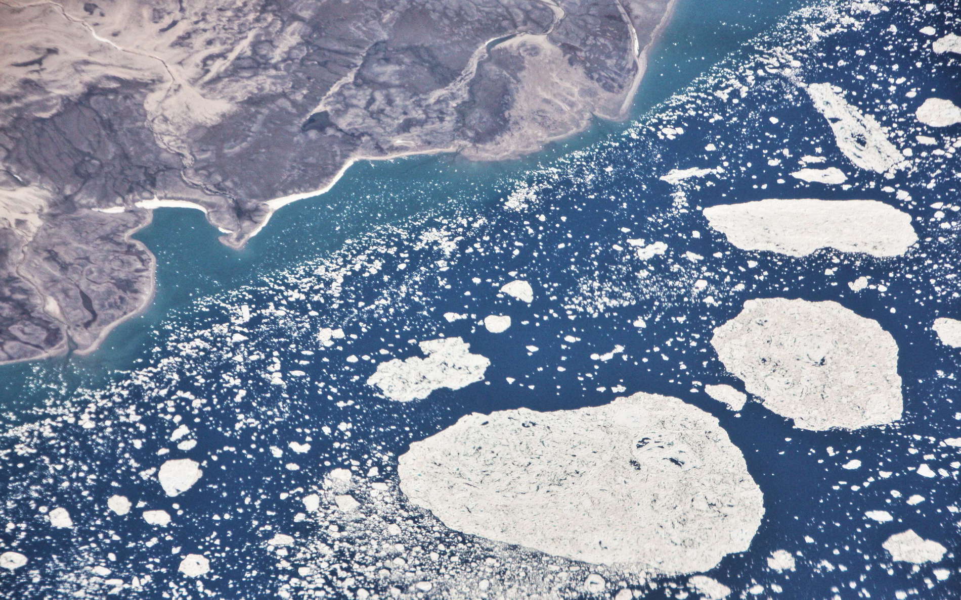 Nunavut  |  Gulf of Boothia with sea ice