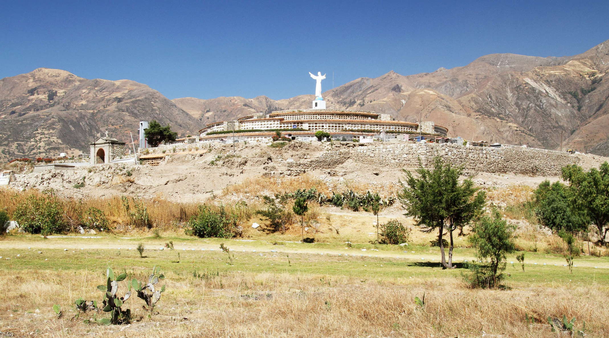 Yungay | Campo Santo with cemetery hill