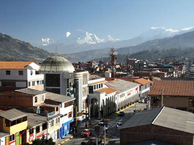 Huaraz  |  City centre with Cordillera Blanca