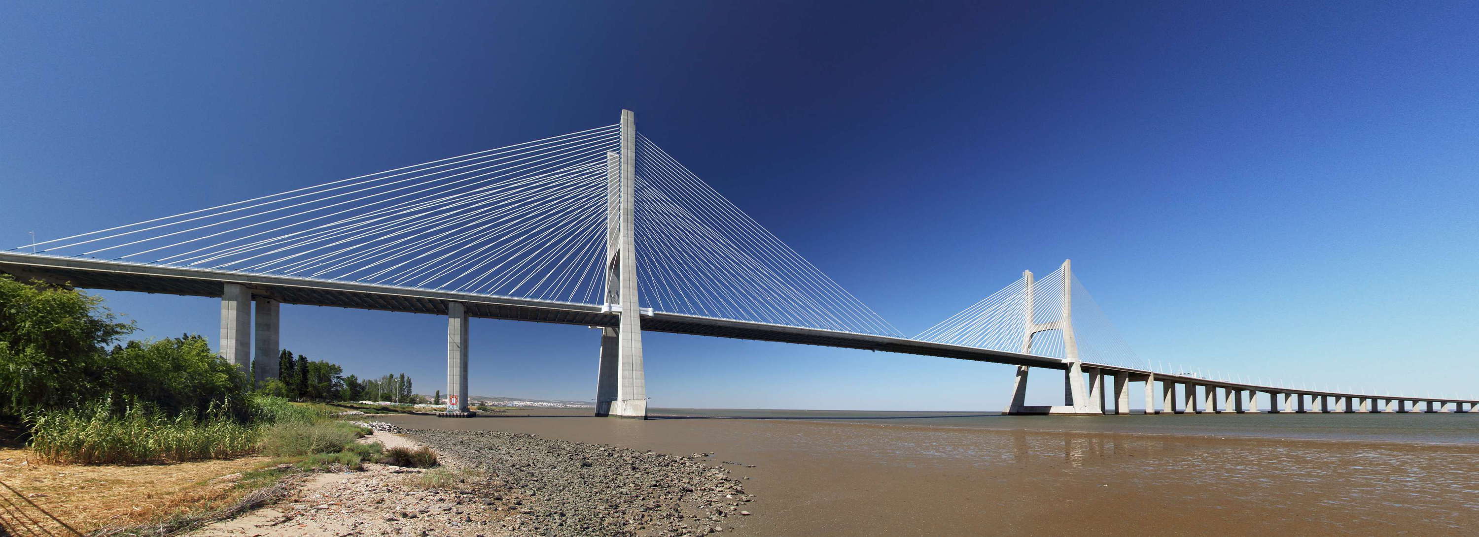 Lisboa  |  Panoramic view of Ponte Vasco da Gama