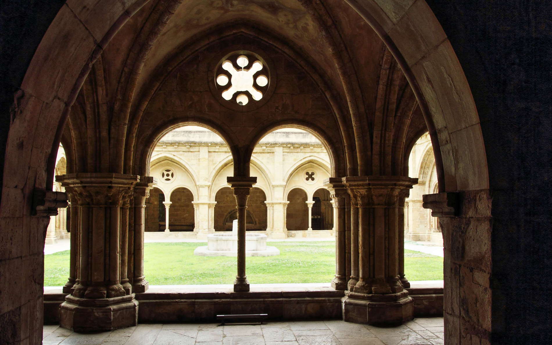 Coimbra  |  Cloister of Sé Velha