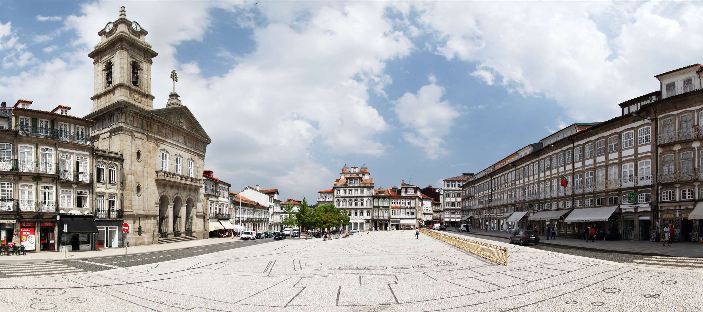 Guimarães  |   Largo do Toural