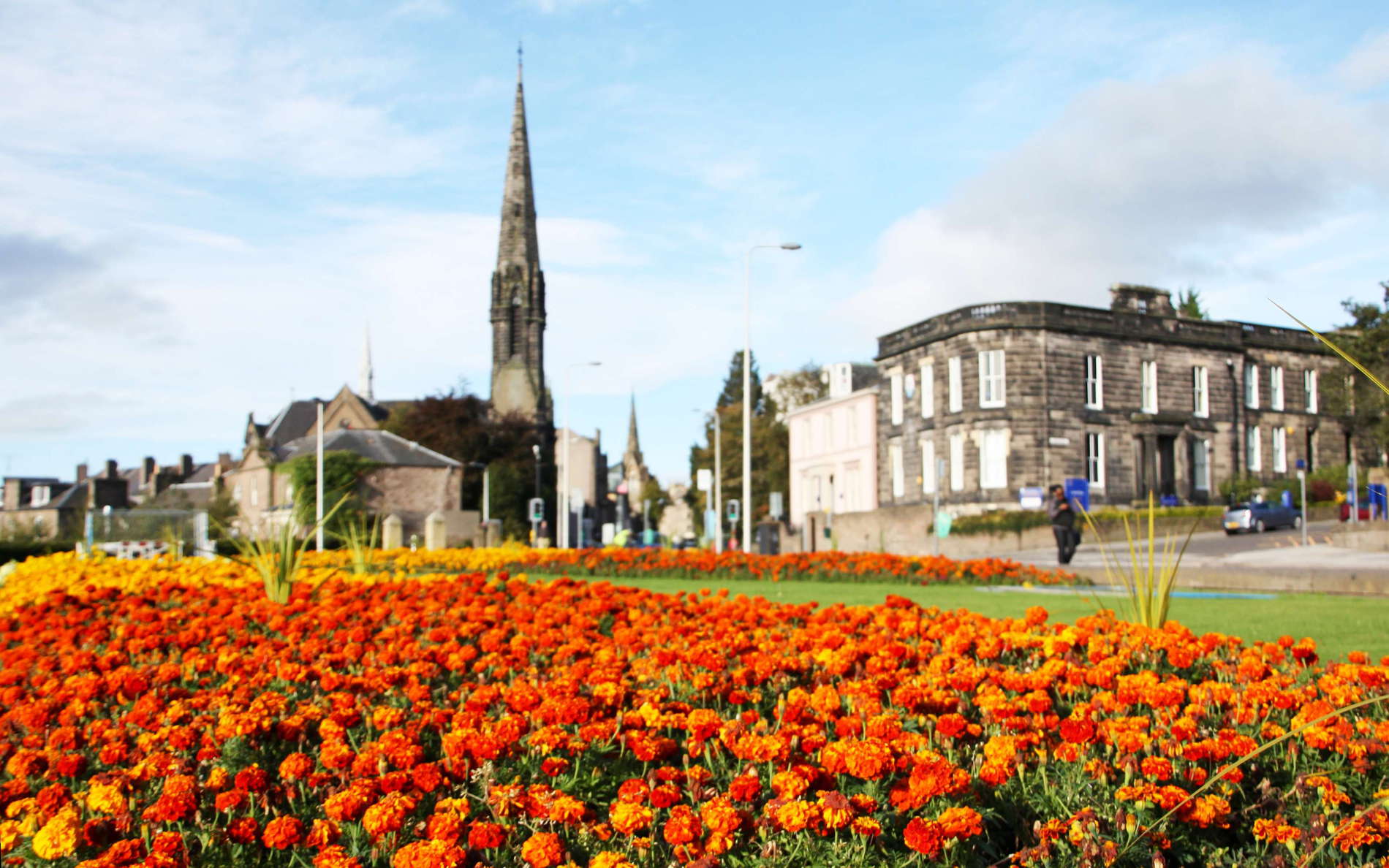 Dundee  |  Airlie Place with Dundee West Church