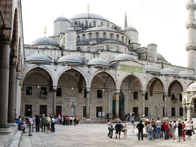 İstanbul  |  Courtyard of Sultan Ahmet Camii