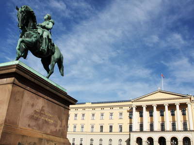 Oslo  |  Royal Palace with statue of Karl XIV Johan