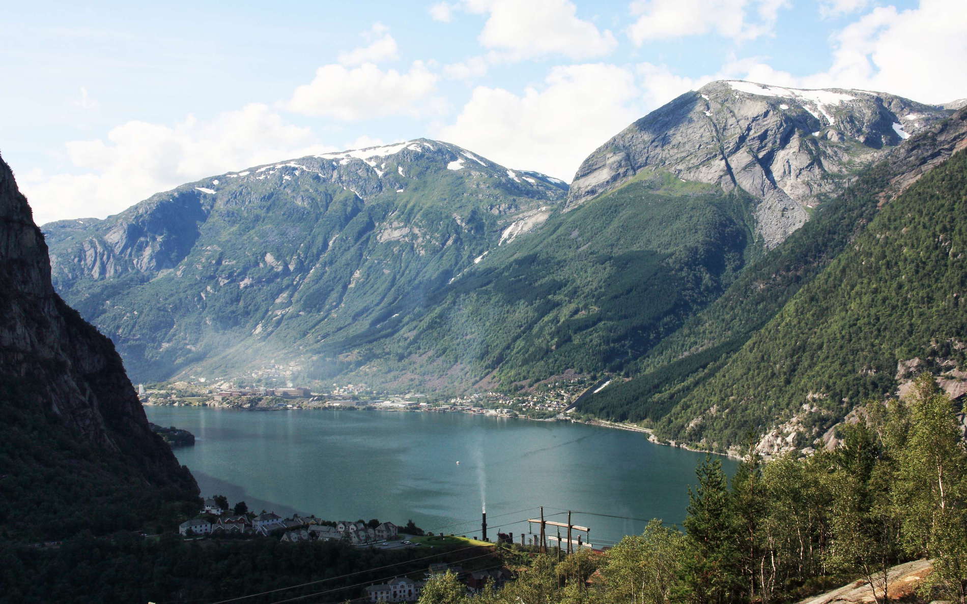 Sørfjorden with Tyssedal