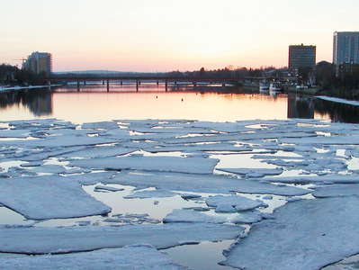 Umeå | Umeaälven with river ice
