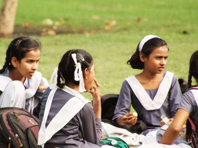 New Delhi  |  Young students at India Gate Lawns