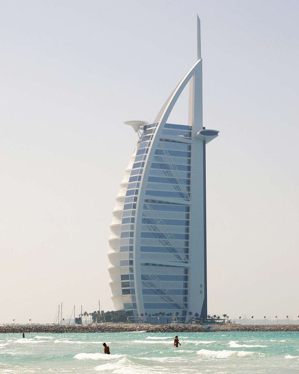 This luxury hotel which is shaped like a sailing ship has opened its doors in 1999. It represents a major landmark of Dubai. WI_eq057.jpg