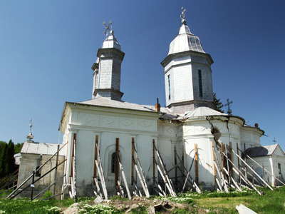 Mănăstirea Răteşti  |  Landslide damage