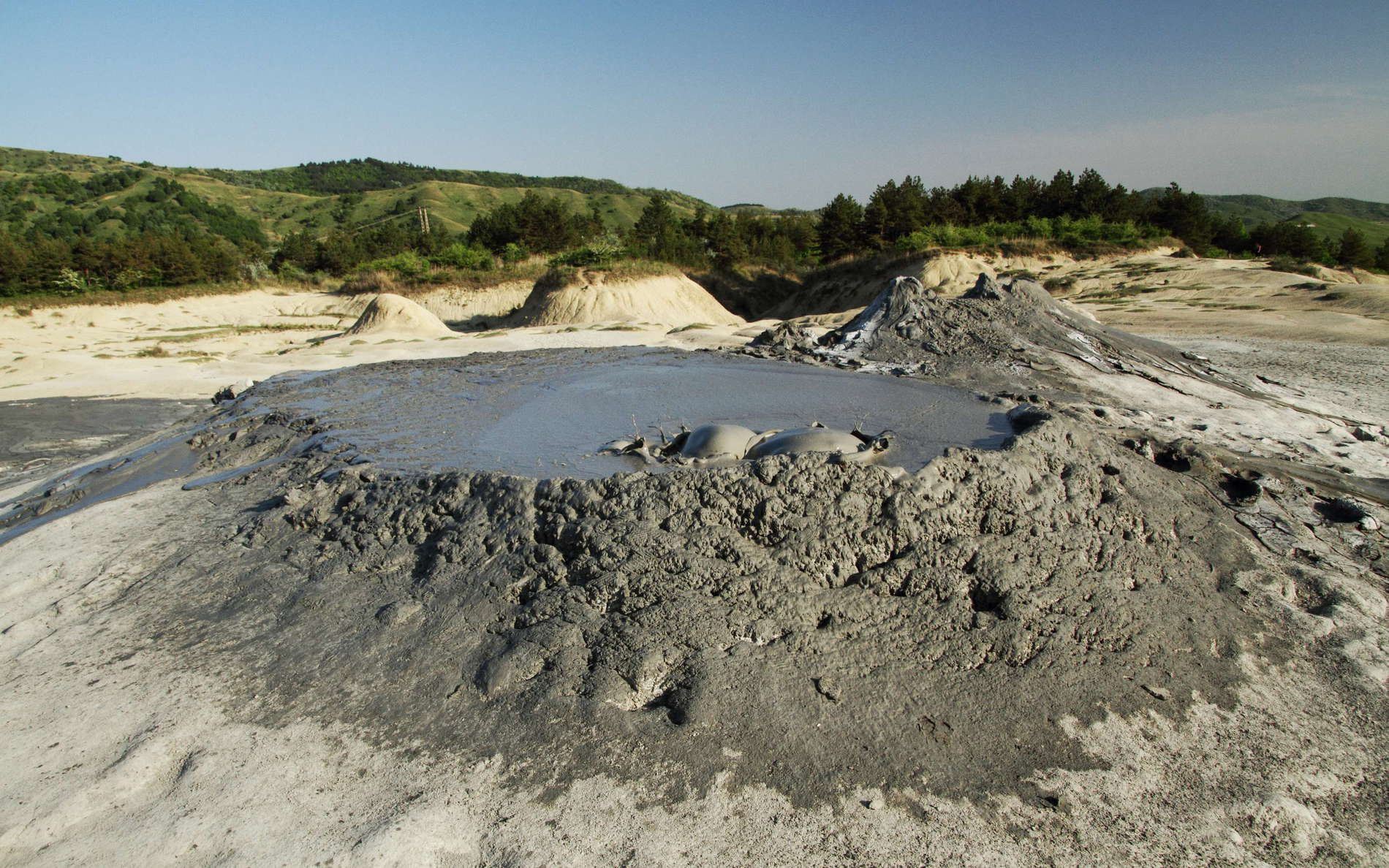 Pâclele Mari  |  Crater of mud volcano