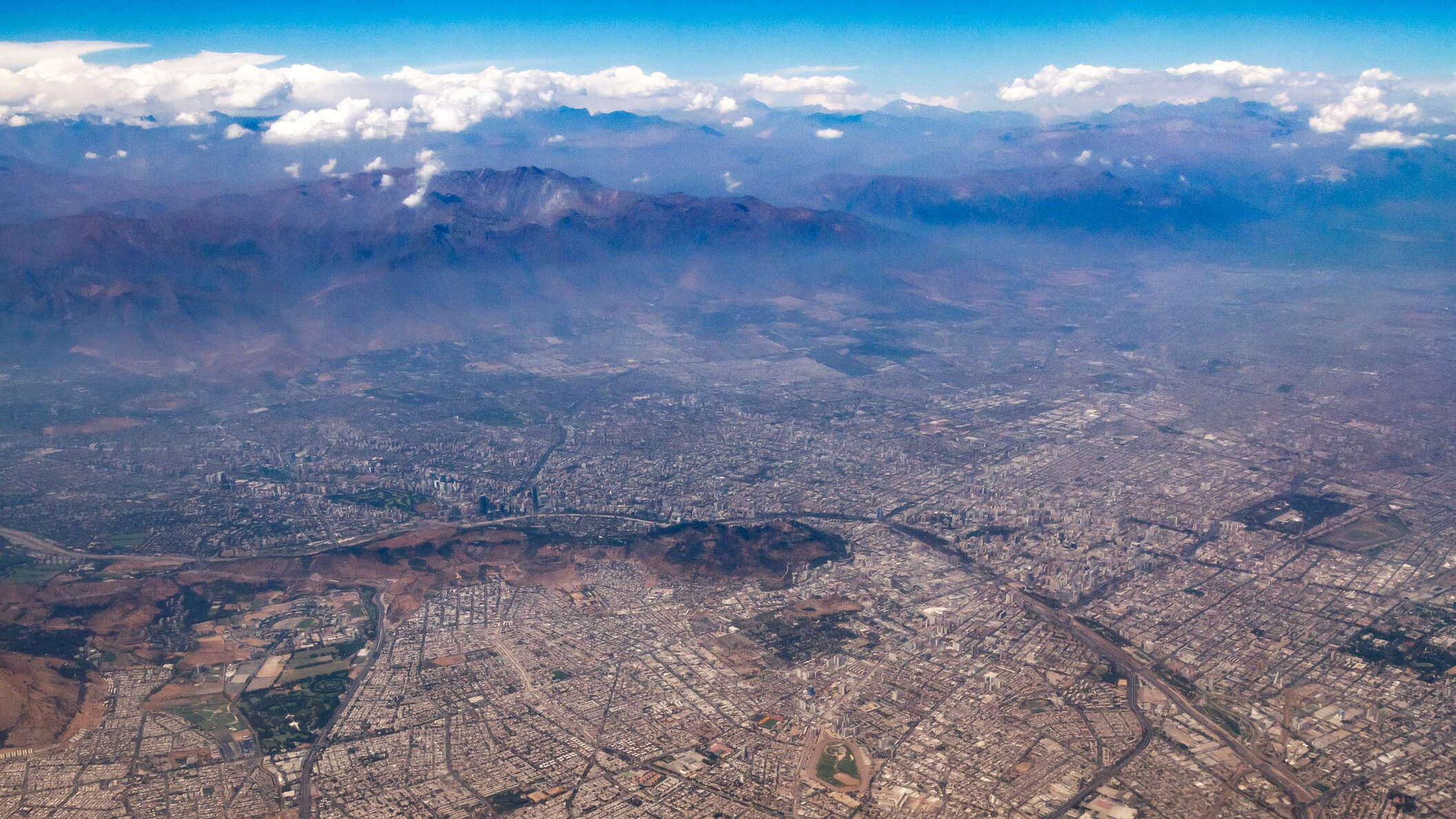 View over the central part of the capital city of Chile in SE direction. Cerro San Cristóbal appears in the centre of the photograph. WI_ch268a2.jpg