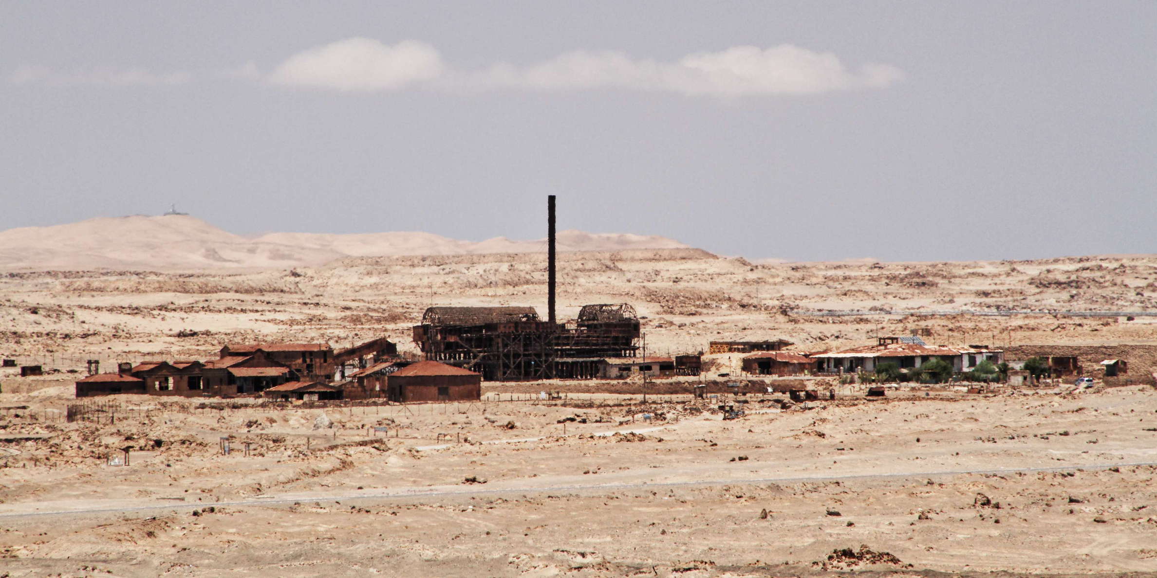 View from Humberstone in SW direction. The former saltpetre mine of Santa Laura has been declared a UNESCO World Cultural Heritage Site together with Humberstone. WI_ch368a_001.jpg