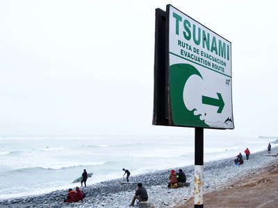 Lima | Tsunami warning sign at Miraflores
